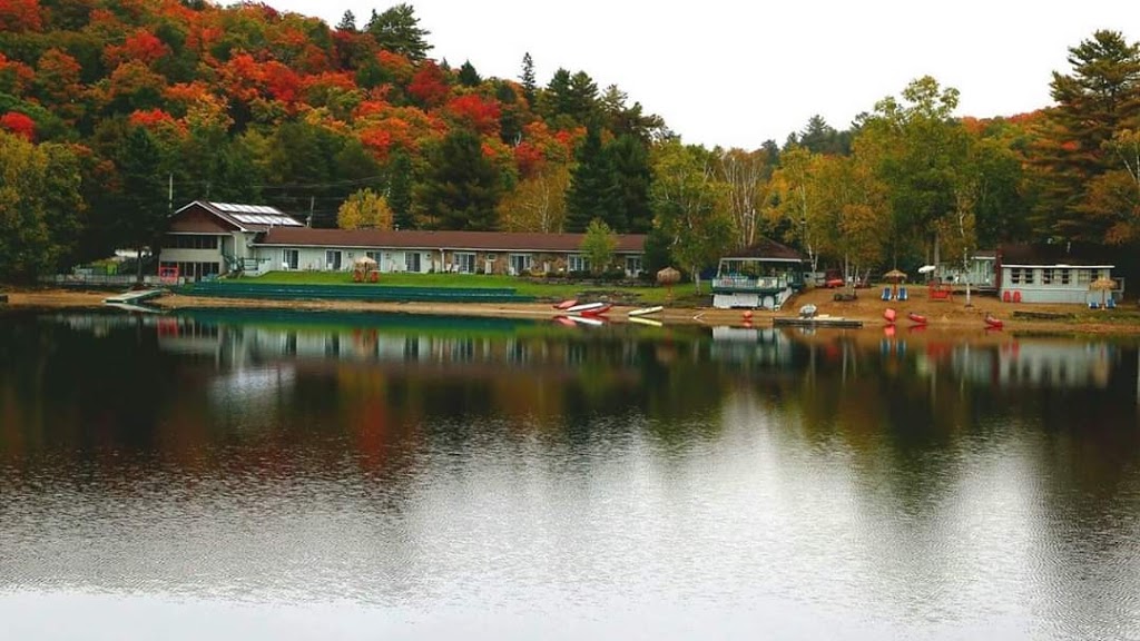Algonquin Lakeside Inn | 4382 ON-60, Dwight, ON P0A 1H0, Canada | Phone: (705) 704-9778