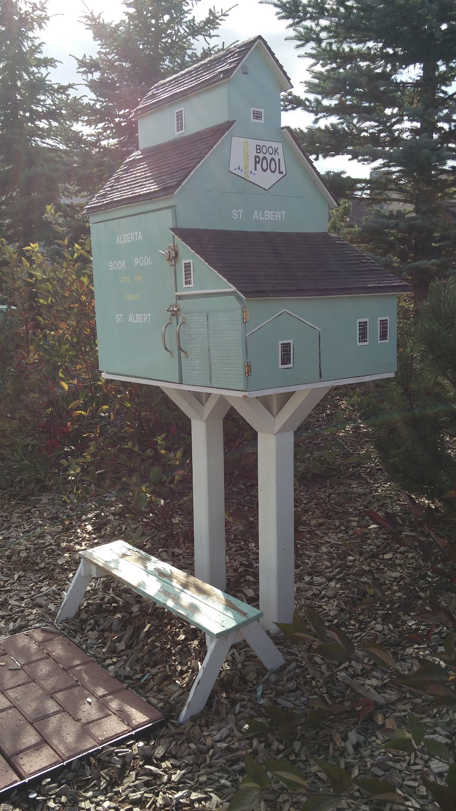 Little Free Library | 55-59 Newbury Ct, St. Albert, AB T8N 0P8, Canada