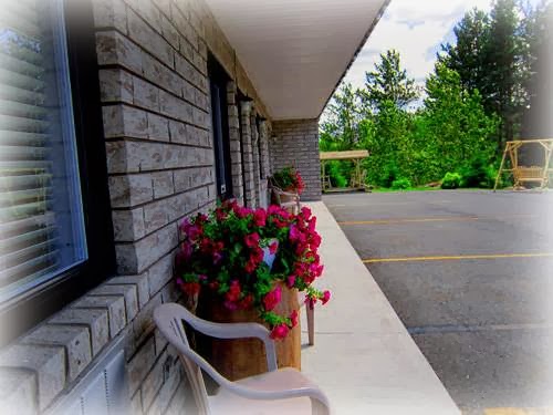 Motel Alexandrin | 18610 Boulevard Lacroix, Saint-Georges, QC G5Y 5B8, Canada | Phone: (418) 228-8248