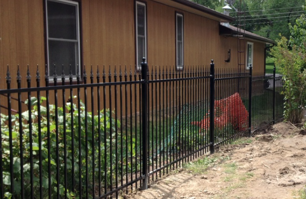 Durable Fence | 286 Lindsay Rd, Peterborough, ON K9J 6X3, Canada | Phone: (705) 977-2531