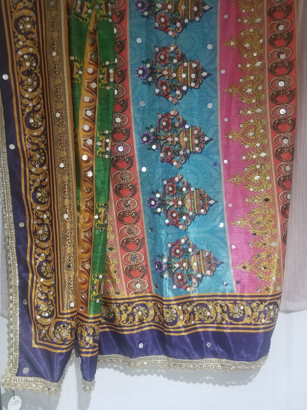 phulkari dupatta | 41 Black Diamond Cres, Brampton, ON L6X 1A2, Canada | Phone: (780) 239-7117