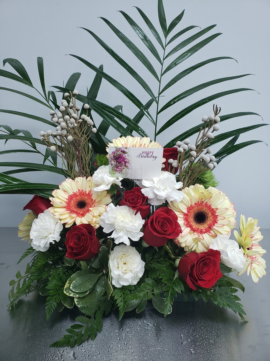 Sunshine Florist | 9441 Jane St Unit 112, Maple, ON L6A 4H8, Canada | Phone: (905) 553-0777