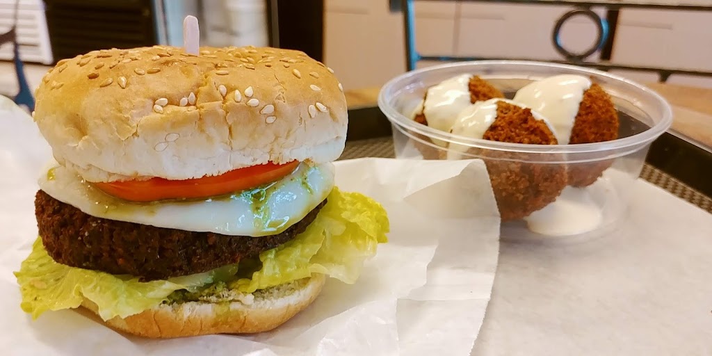 Falafel Manie | 2157 Boulevard Curé-Labelle, Laval, QC H7T 1R3, Canada | Phone: (450) 973-3999