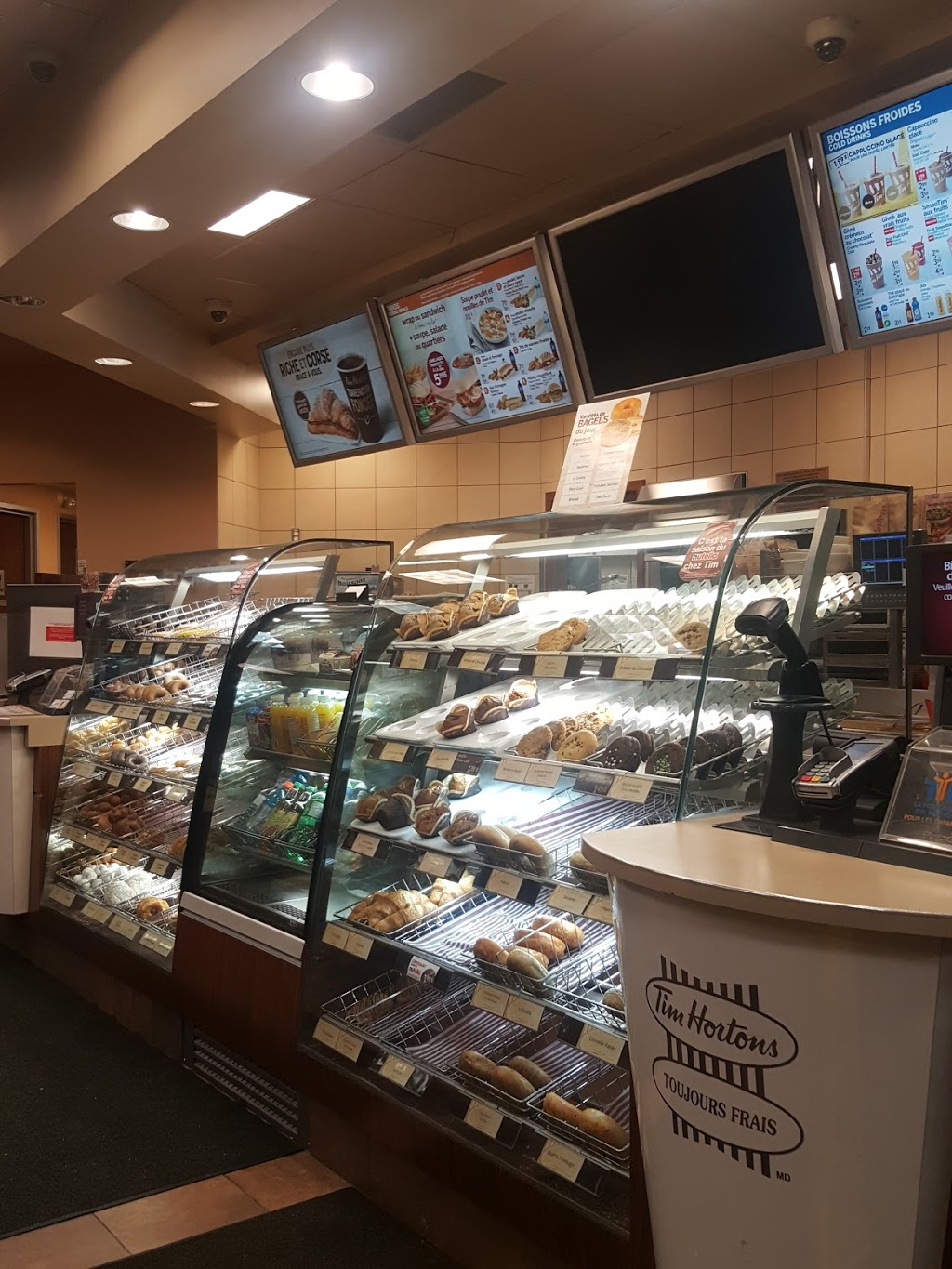 Tim Hortons | 180 Rue Serge-Pepin, Beloeil, QC J3G 0K1, Canada | Phone: (450) 464-6262