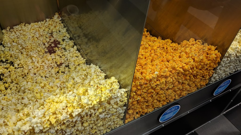 Marys popcorn (Vieux Montréal) | 362 Rue de la Commune E, Montréal, QC H2Y 0B4, Canada | Phone: (438) 507-7488