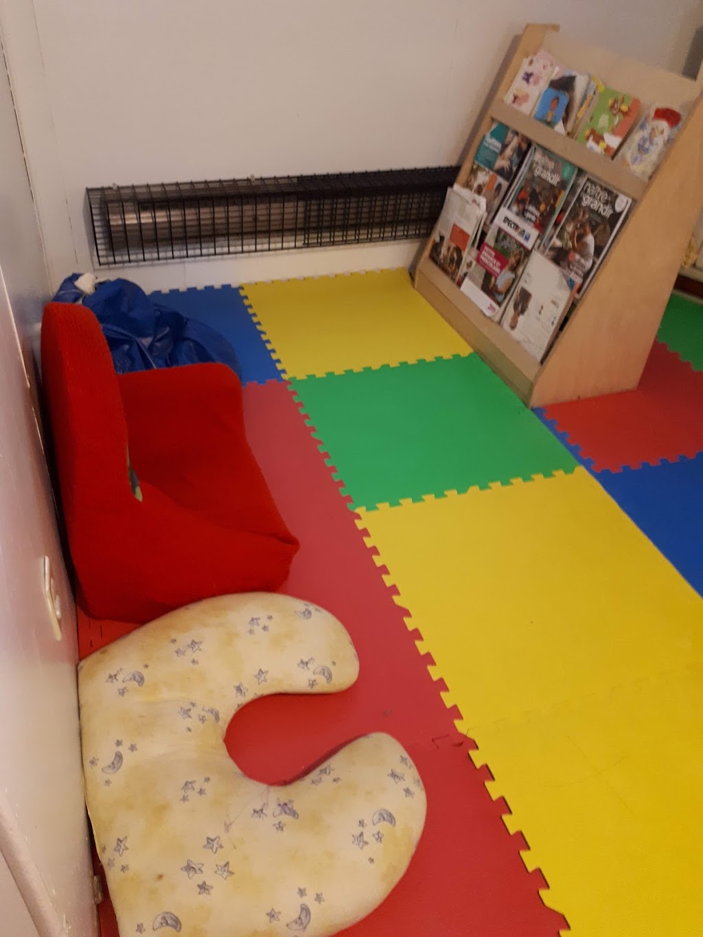 Nursery Les Amis De Viviane | 12177 Rue Valmont, Montréal, QC H3M 2V7, Canada | Phone: (514) 745-2384