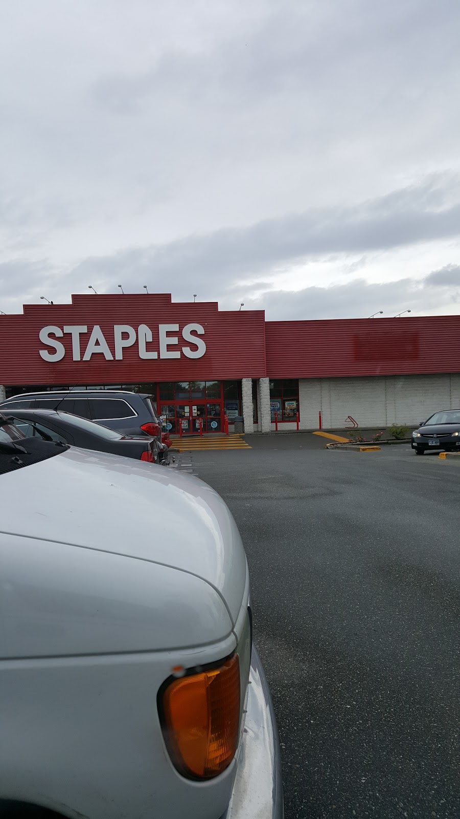 Staples | 20055 Willowbrook Dr Unit 200, Langley, BC V2Y 2T5, Canada | Phone: (604) 514-2160