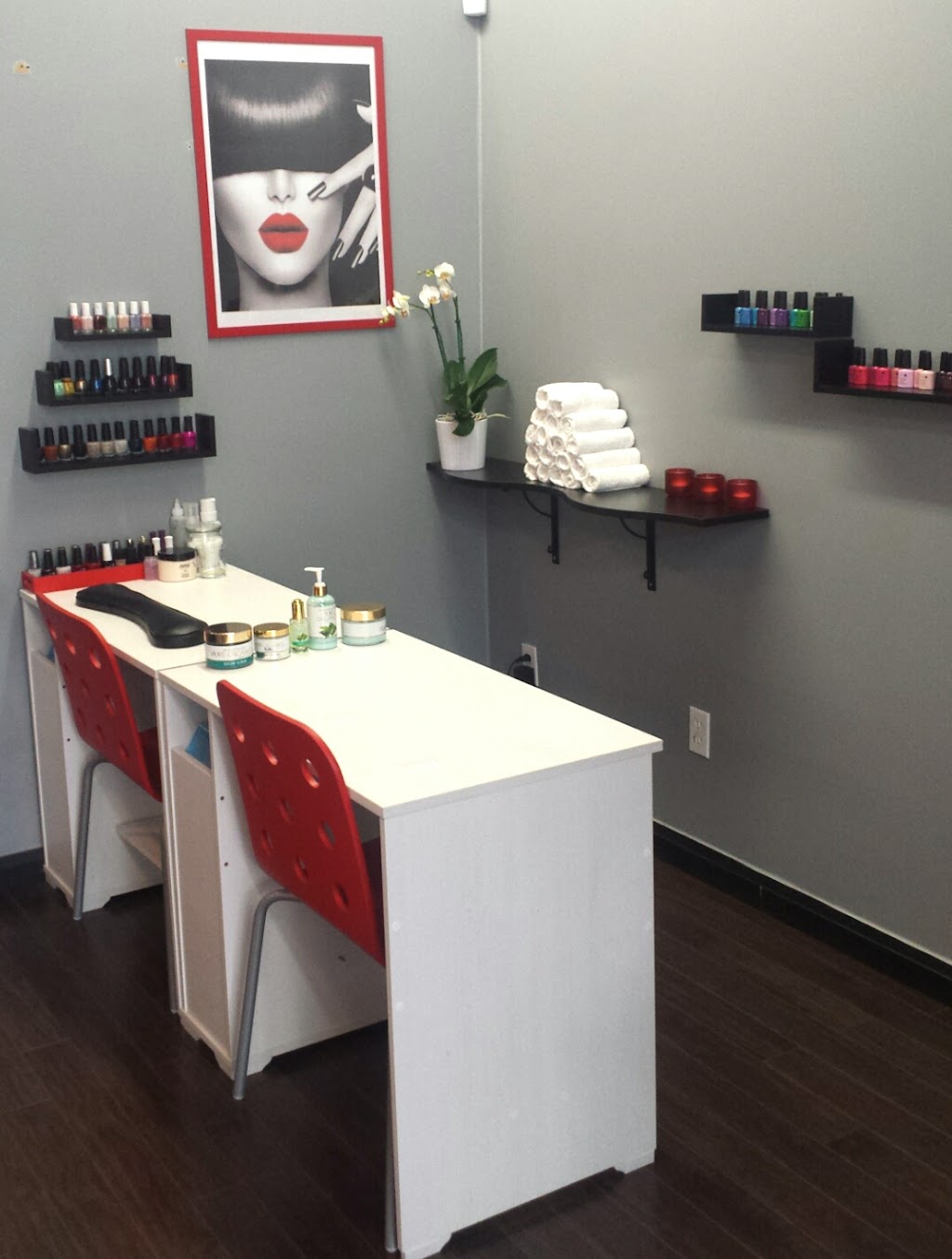 Laux Beauty | 2479 Lake Shore Blvd W, Etobicoke, ON M8V 1C5, Canada | Phone: (416) 252-5289