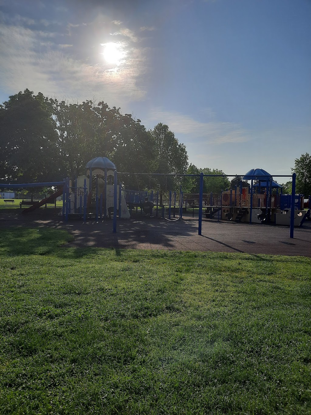 Playground & splash pad | 352 Niagara St, St. Catharines, ON L2M 4W1, Canada | Phone: (905) 688-5600