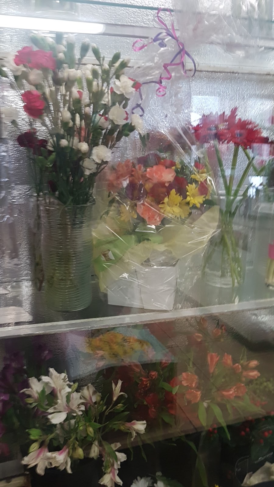 Fleuriste Au Bouquet | 126 Avenue Gatineau, Gatineau, QC J8T 4J6, Canada | Phone: (819) 568-4540