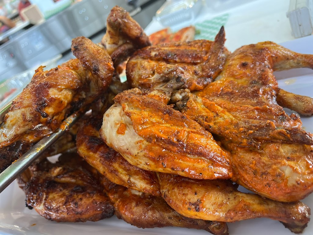 Frango de lOuest Grillades Portugaises | 4957 Boul. Saint-Jean, Pierrefonds, QC H9H 2A9, Canada | Phone: (438) 882-3633