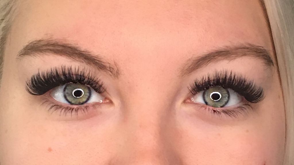 Lashed Out | 17 Dan Sheehan Ln, Bowmanville, ON L1C 0M6, Canada | Phone: (905) 431-4701