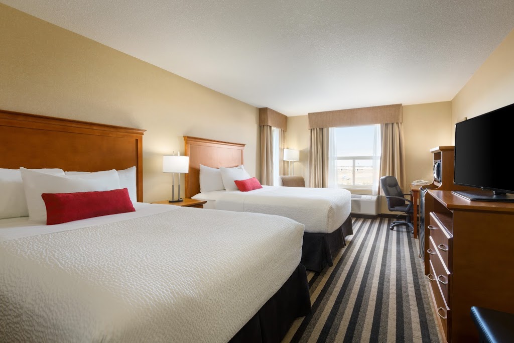 Days Inn & Suites | 8116 Sparrow Crescent, Leduc, AB T9E 8B7, Canada | Phone: (780) 986-1760