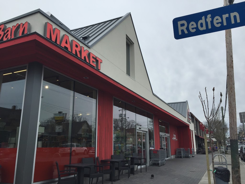 Red Barn Market | 1933 Oak Bay Ave, Victoria, BC V8R 1C8, Canada | Phone: (250) 592-0424