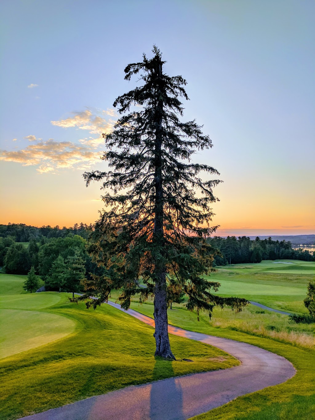 Camelot Golf & Country Club | 906 Quigley Hill Rd, Cumberland, ON K4C 1H1, Canada | Phone: (613) 833-0801