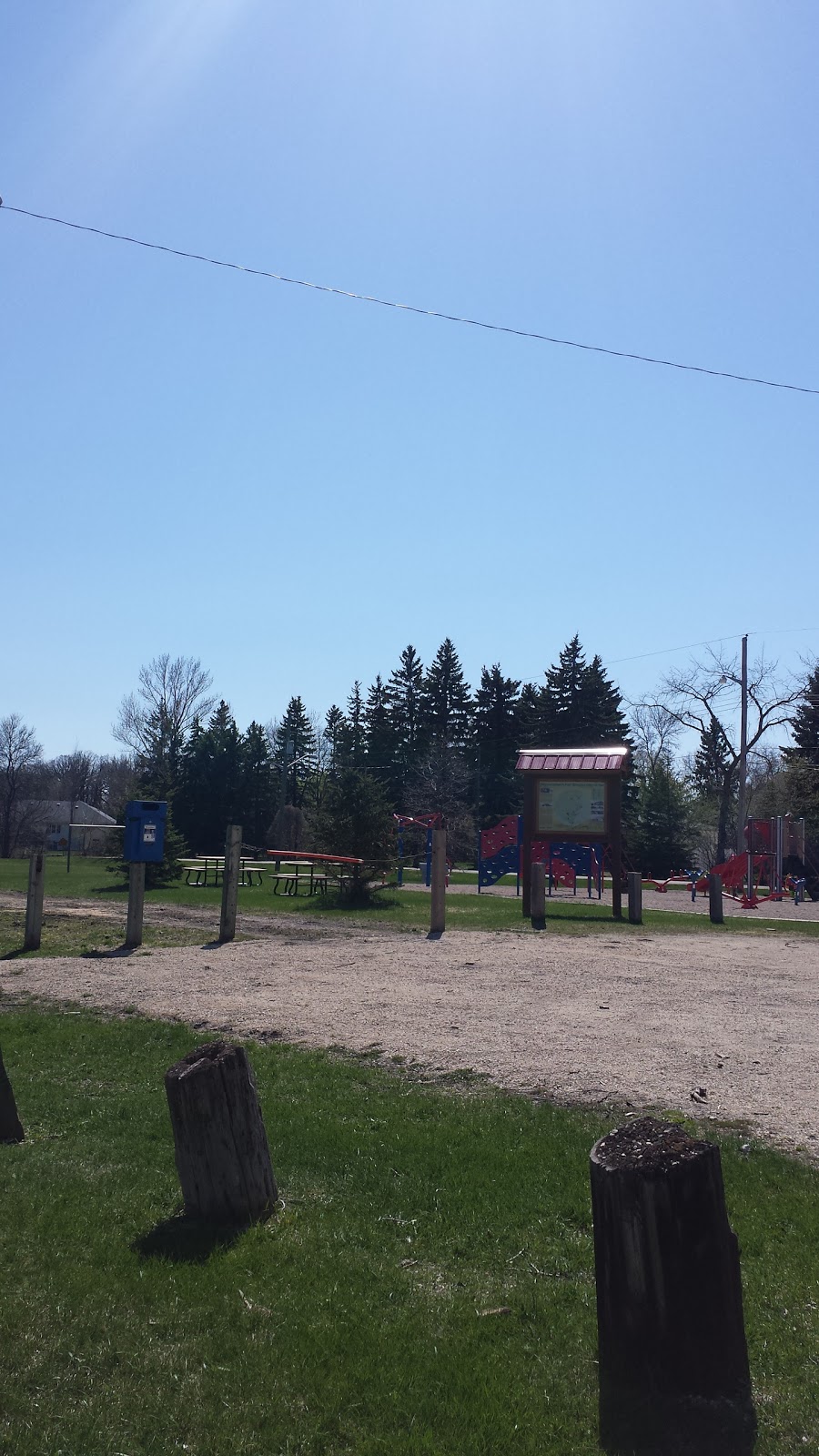 Rivercrest Community Park | 2A7, 24-26 Deepdale Blvd, West Saint Paul, MB R4A 2A7, Canada