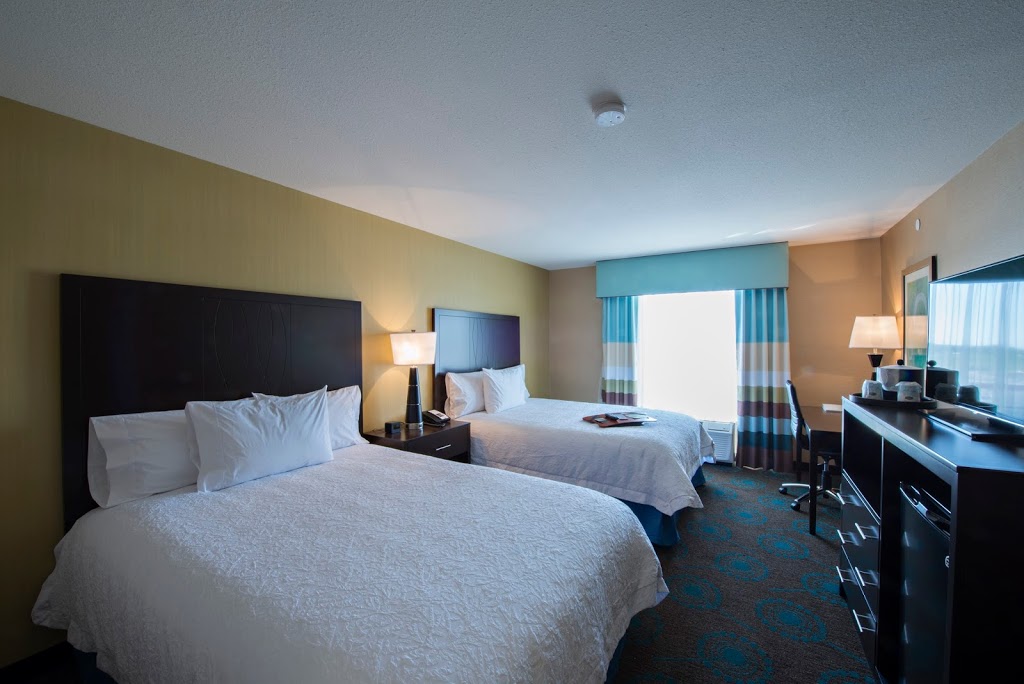 Hampton Inn Saskatoon South | 105 Stonebridge Blvd, Saskatoon, SK S7T 0G3, Canada | Phone: (306) 665-9898