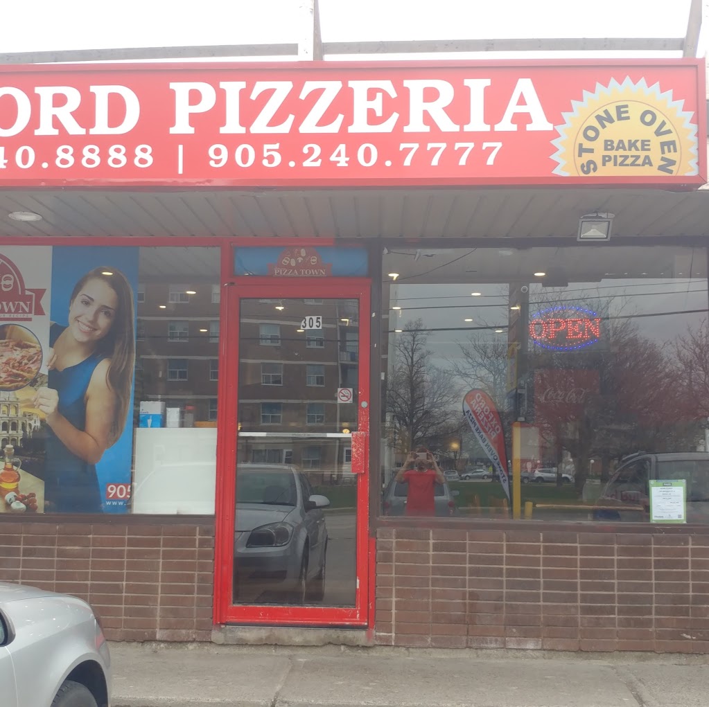 Oxford Pizzeria | 305 Wentworth St W, Oshawa, ON L1J 1M9, Canada | Phone: (905) 240-7777