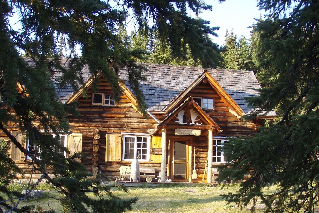 Skoki Lodge | 1 Whitehorn Dr, Lake Louise, AB T0L 1E0, Canada | Phone: (888) 997-5654