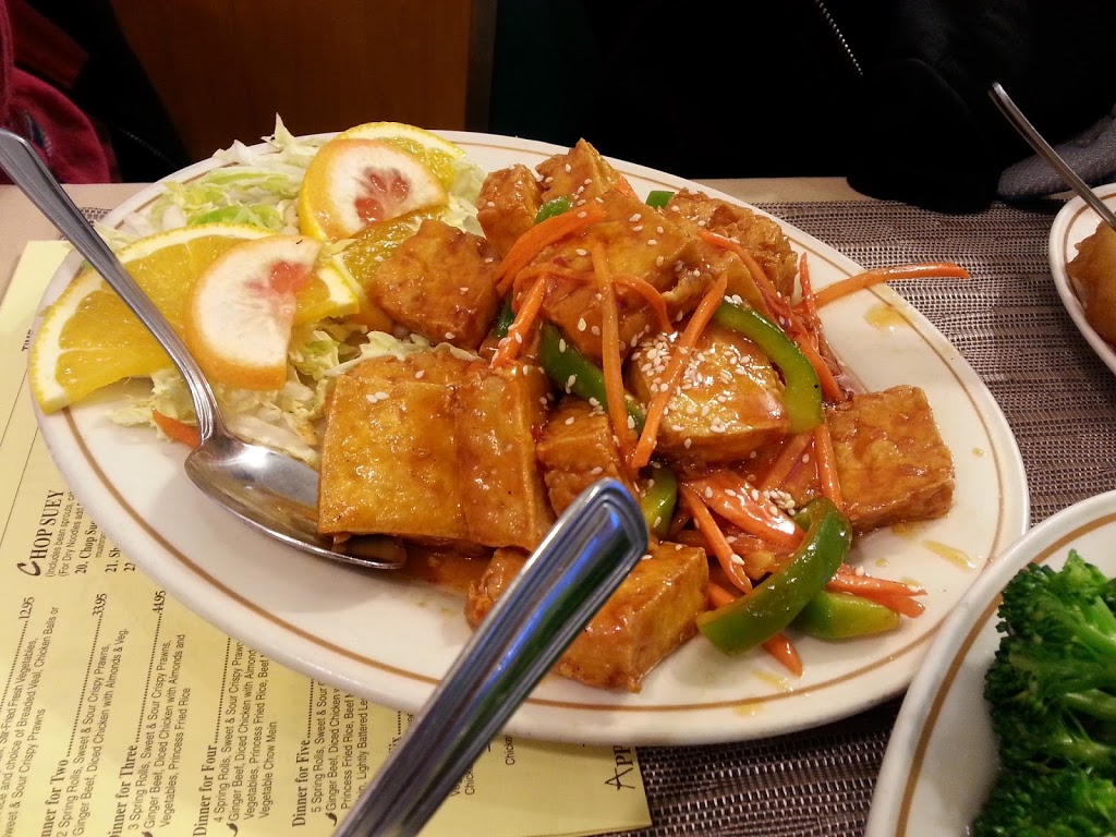 Empress of China Restaurant | 1050 Henderson Hwy, Winnipeg, MB R2K 2M5, Canada | Phone: (204) 334-9700