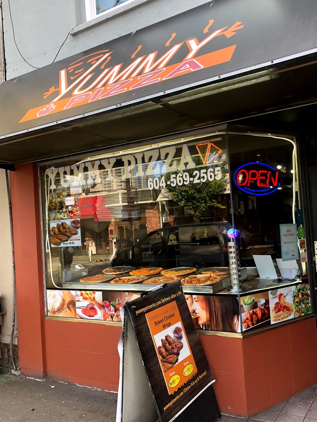 Yummy Pizza | 1168 Davie St, Vancouver, BC V6E 1N1, Canada | Phone: (604) 569-2565