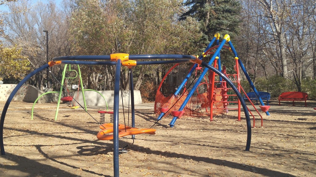 Candy Cane Park Playground | 503-547 19 Ave, Regina, SK S4N, Canada | Phone: (306) 522-3661