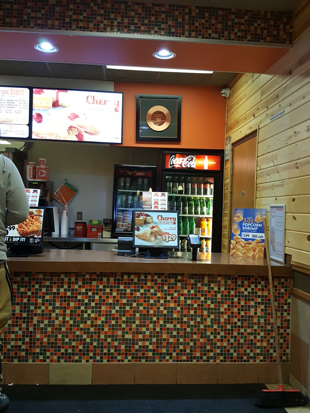 Popeyes Chicken & Biscuits | 1975 Weston Rd, York, ON M9N 1W8, Canada | Phone: (416) 614-8686