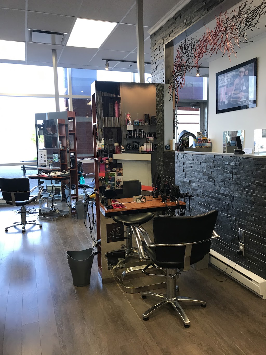 Follicule Coiffure | 6655 Bd Pierre-Bertrand, Québec, QC G2K 1M1, Canada | Phone: (418) 626-2727