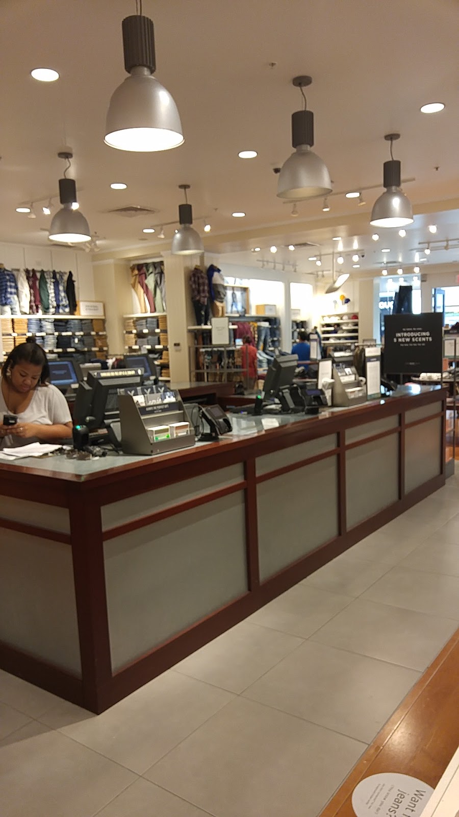 American Eagle Store | 25 Peel Centre Dr Space 535, Brampton, ON L6T 3R5, Canada | Phone: (905) 793-4076