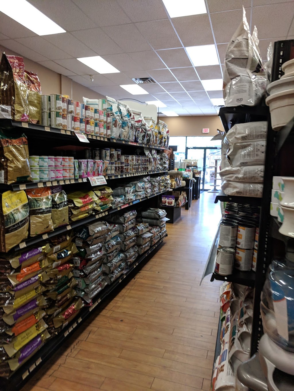 Bosleys by Pet Valu | 280 East Island Hwy E, Parksville, BC V9P 2G6, Canada | Phone: (250) 248-2673