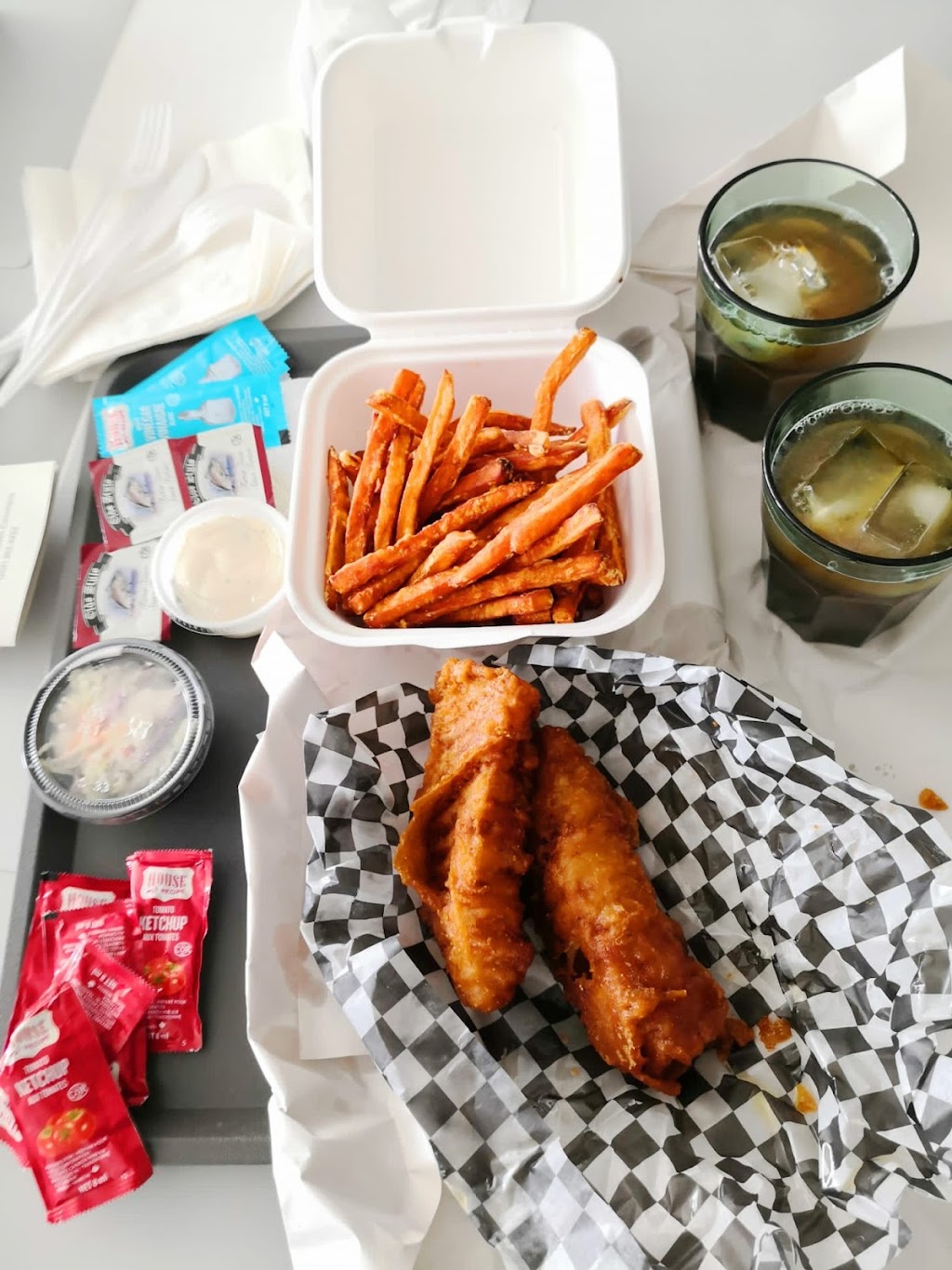 Harrys Fish & Chips | 4949 Canoe Pass Wy #902, Tsawwassen, BC V4M 4G9, Canada | Phone: (604) 382-4452