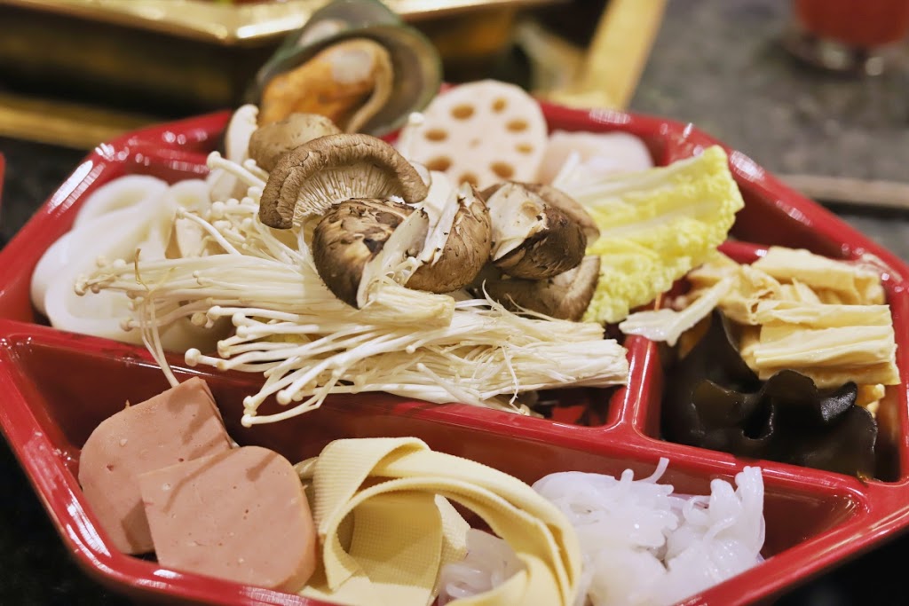 Xiang Zi Hotpot | 3989 Hwy 7, Markham, ON L3R 5M6, Canada | Phone: (905) 305-9888