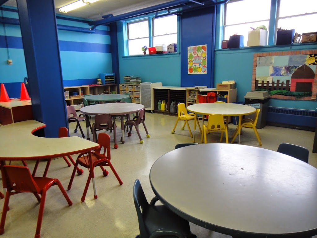 Préscolaire des Petites Étoiles | 10209 123 St NW, Edmonton, AB T5N 1N3, Canada | Phone: (780) 447-5995