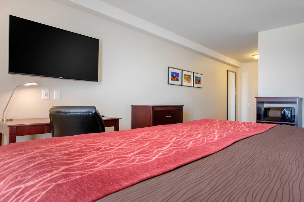 Comfort Inn & Suites | 1394 Route des Rivières, Saint-Nicolas, QC G7A 2N9, Canada | Phone: (418) 836-3336