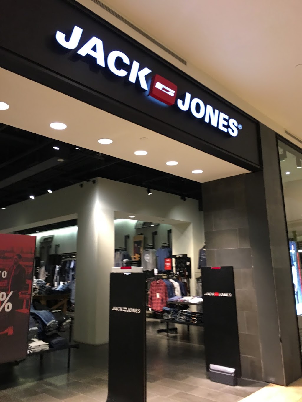 JACK & JONES | Bramalea Centre, 25 Peel Centre Dr, Brampton, ON L6T 3R5, Canada | Phone: (905) 789-1788