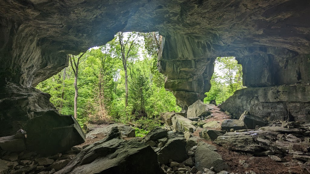 Greig`s Caves | 407 Scenic Caves Rd, Lions Head, ON N0H 1W0, Canada | Phone: (519) 377-8762