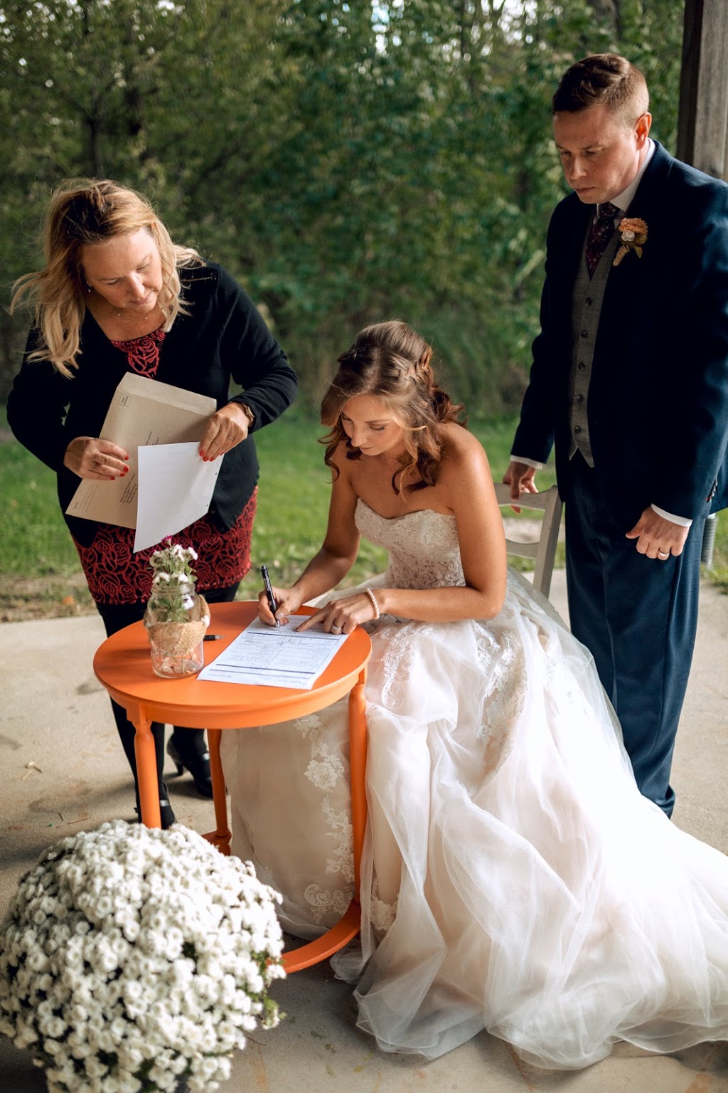 Dianne Hill Wedding Officiant | 228 Valley Rd, Chatham, ON N7L 5K9, Canada | Phone: (519) 917-5668