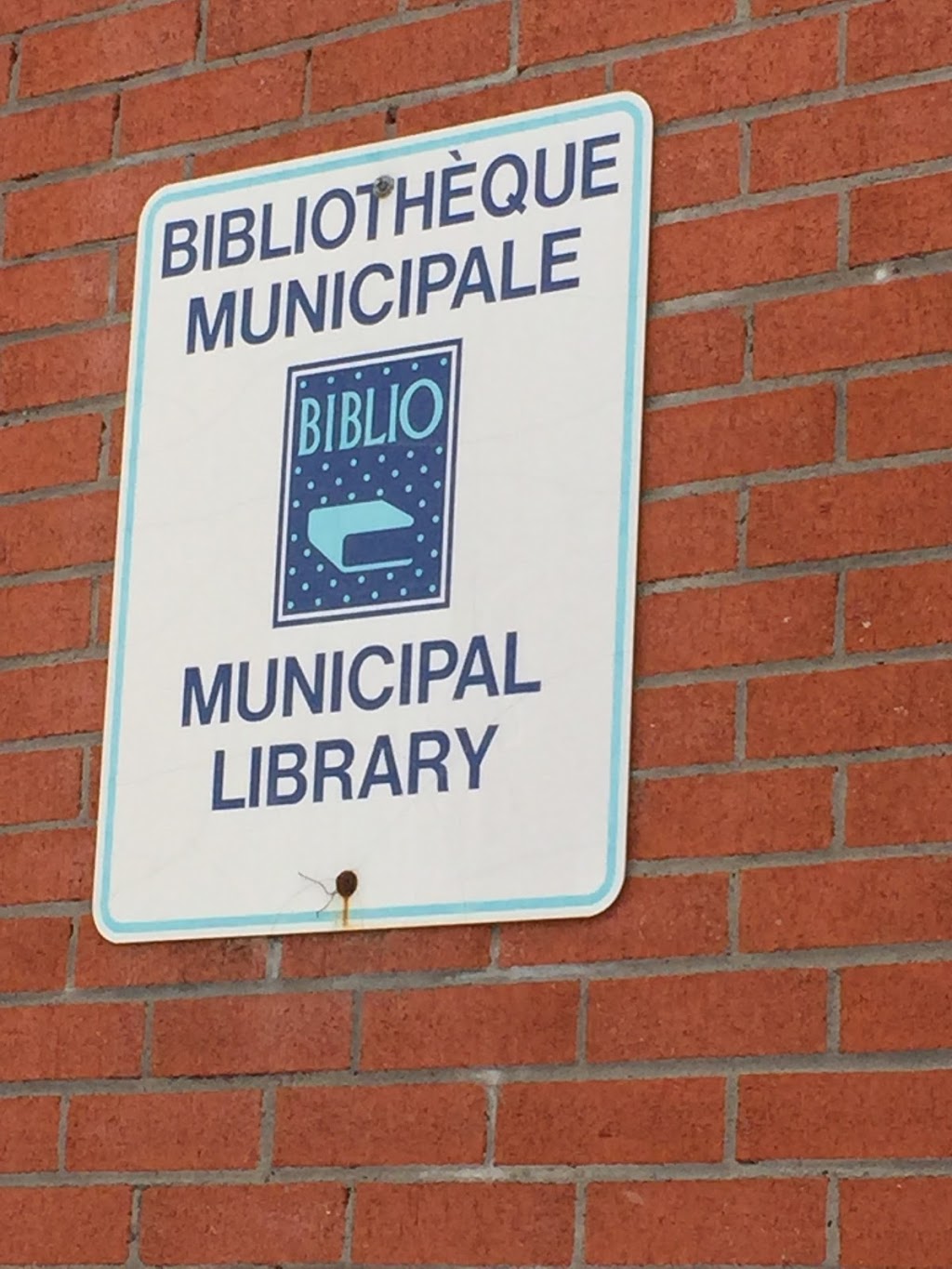 Sutton municipal and school library | 19 Rue Highland, Sutton, QC J0E 2K0, Canada | Phone: (450) 538-5843