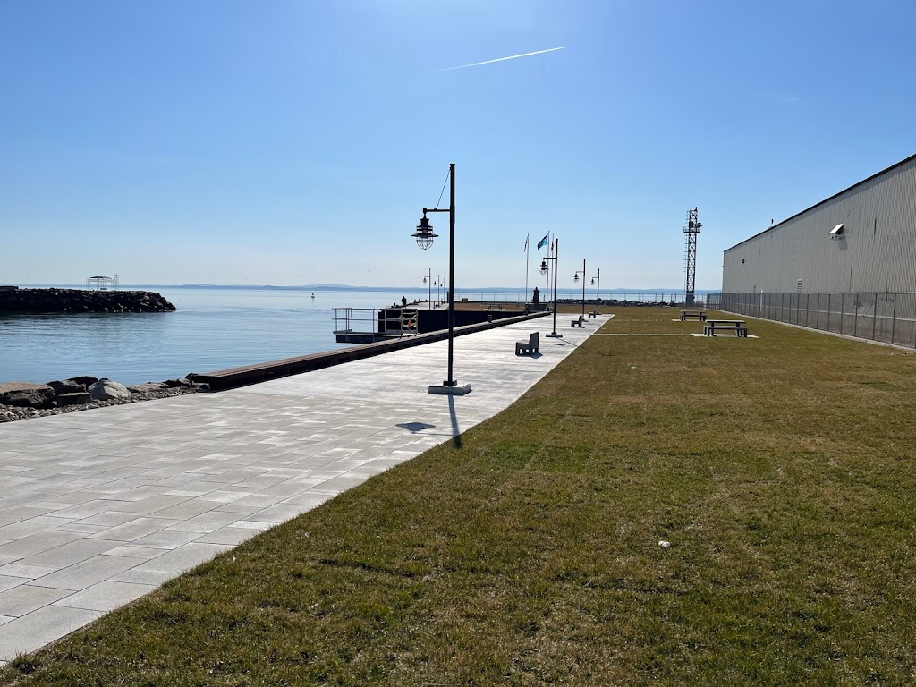 Quai de Pointe-au-Pic | 2 Chem. du Havre, La Malbaie, QC G5A 2Y4, Canada | Phone: (418) 665-3747