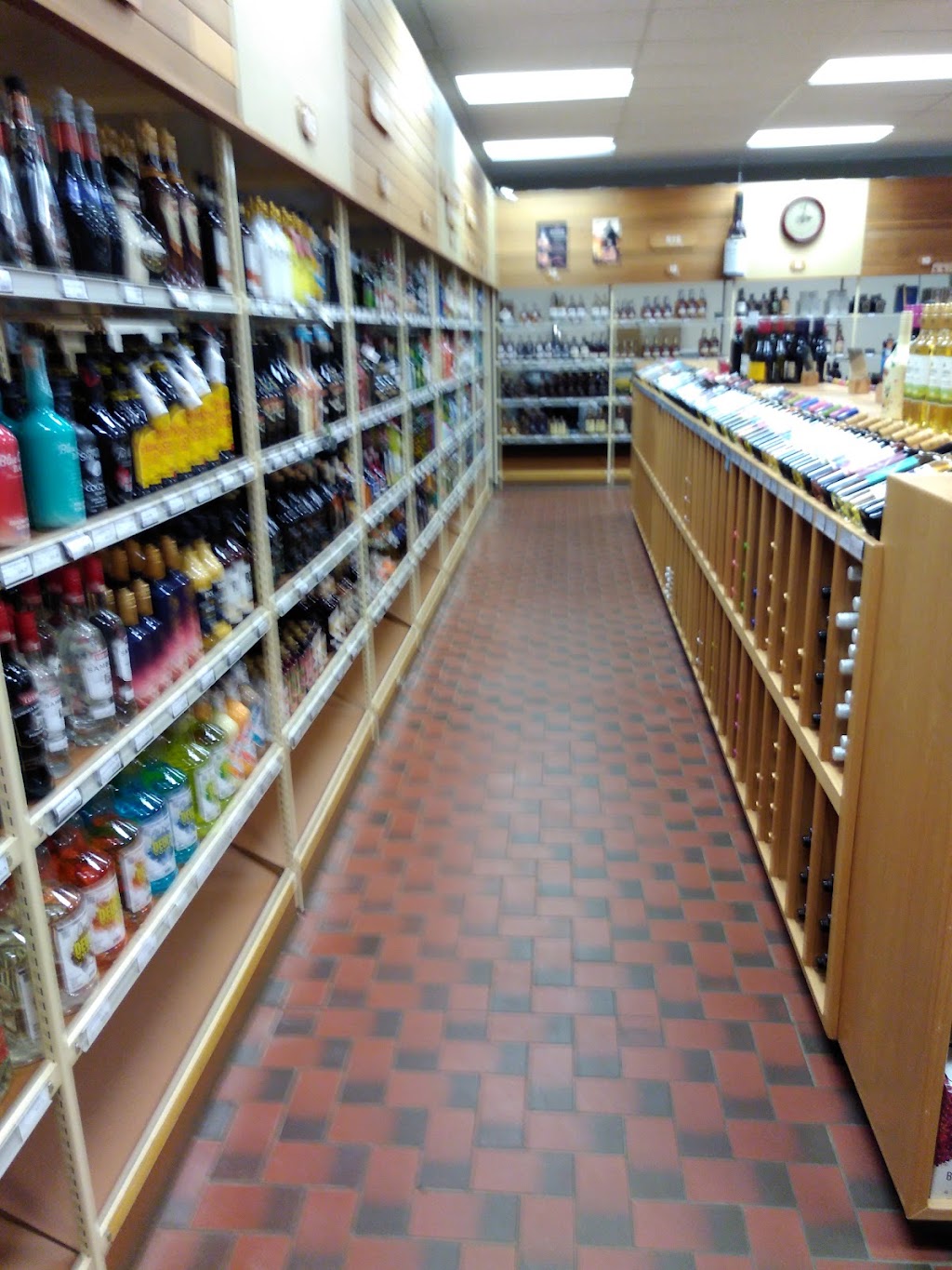 Taber Cold Beer & Liquor Store | 5335 47 Ave, Taber, AB T1G 1R4, Canada | Phone: (403) 223-2241