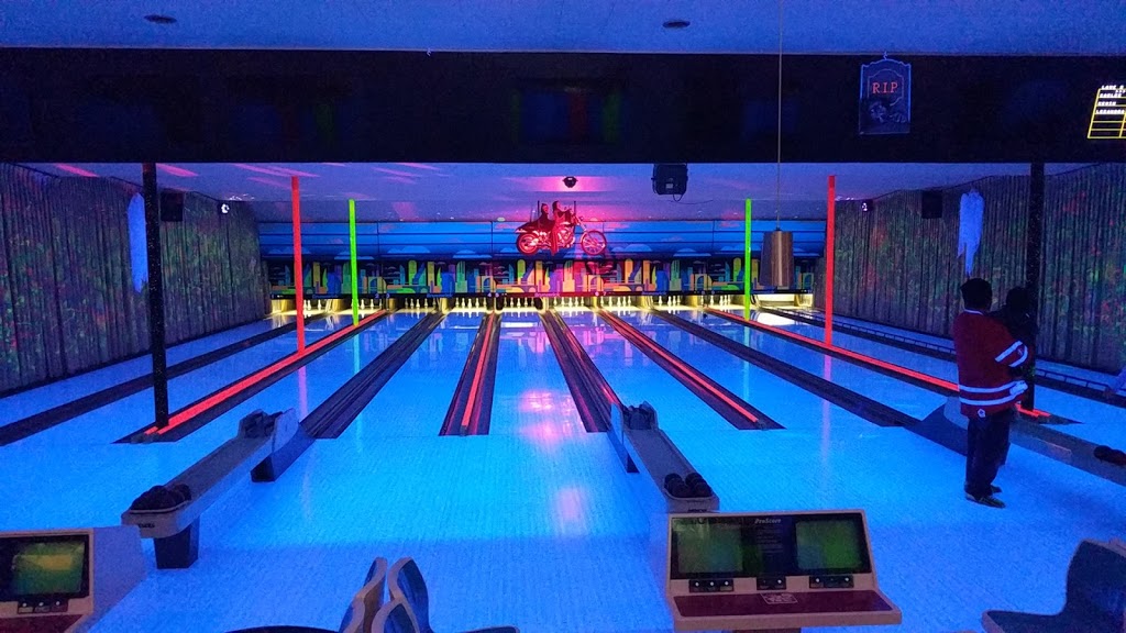 Roxy Lanes | 385 Henderson Hwy, Winnipeg, MB R2K 2H3, Canada | Phone: (204) 667-6865