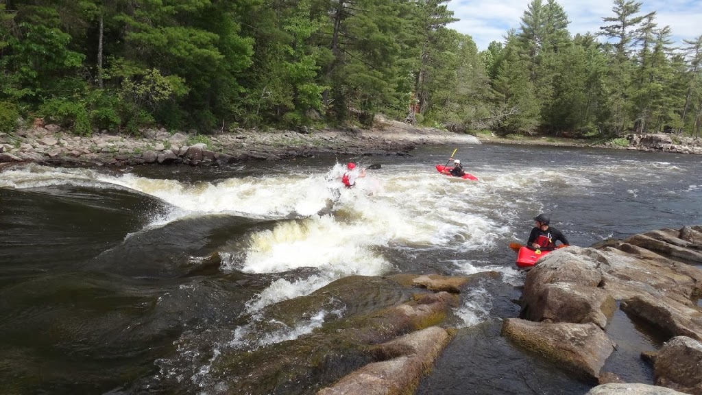 KAYAK AUTHENTIK | 25 Chemin Des Sept Chutes, Grenville-sur-la-Rouge, QC J0V 1B0, Canada | Phone: (819) 665-5487