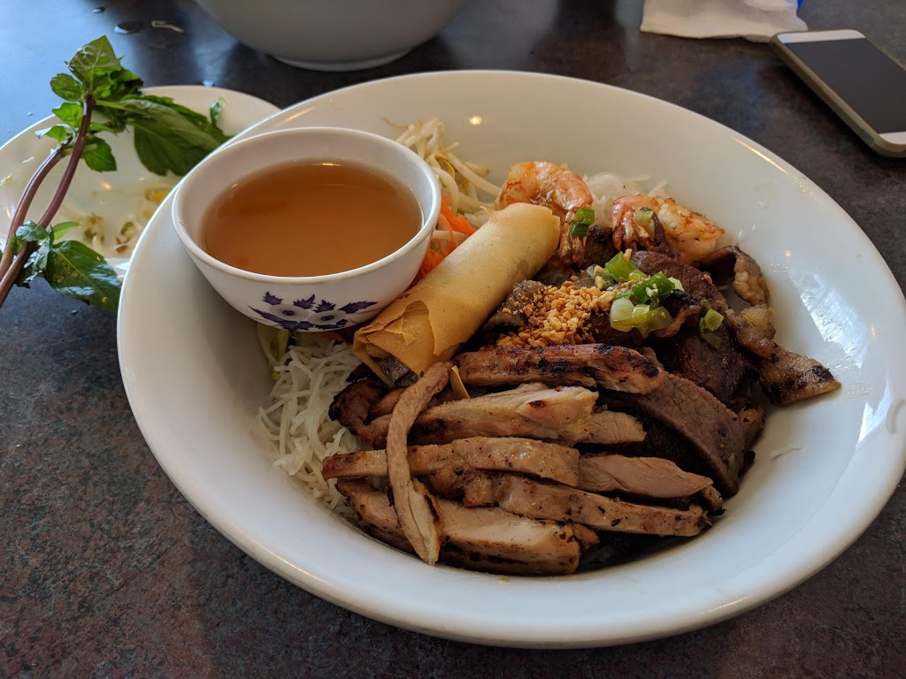 Pho Binh | 15055 Stony Plain Rd, Edmonton, AB T5P 4W1, Canada | Phone: (780) 444-7841