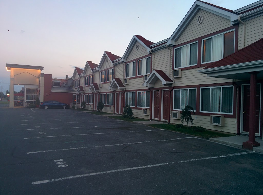 Motel Blanchet | 225 Boulevard Saint-Joseph O, Drummondville, QC J2E 1A9, Canada | Phone: (819) 477-0222