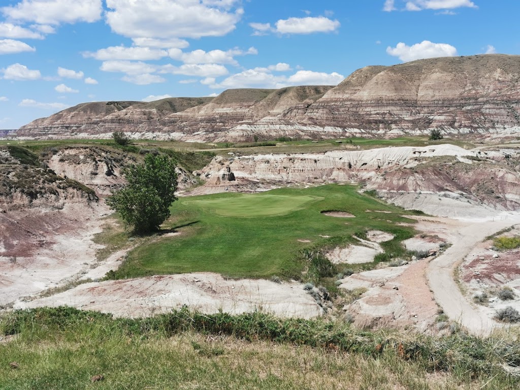 Dinosaur Trail Golf & Country Club | 6455 N Dinosaur Trail, Drumheller, AB T0J 0Y0, Canada | Phone: (403) 823-5622