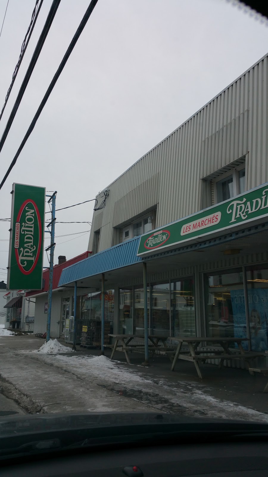 Marché Tradition - Alimentation Famille Deblois | 3104 Rue Principale, Saint-Jean-Baptiste, QC J0L 2B0, Canada | Phone: (450) 467-5502