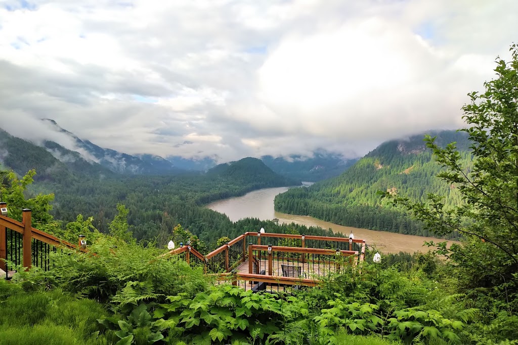 American Creek Lodge | 23200 Trans-Canada Hwy, Hope, BC V0X 1L3, Canada | Phone: (604) 306-2033