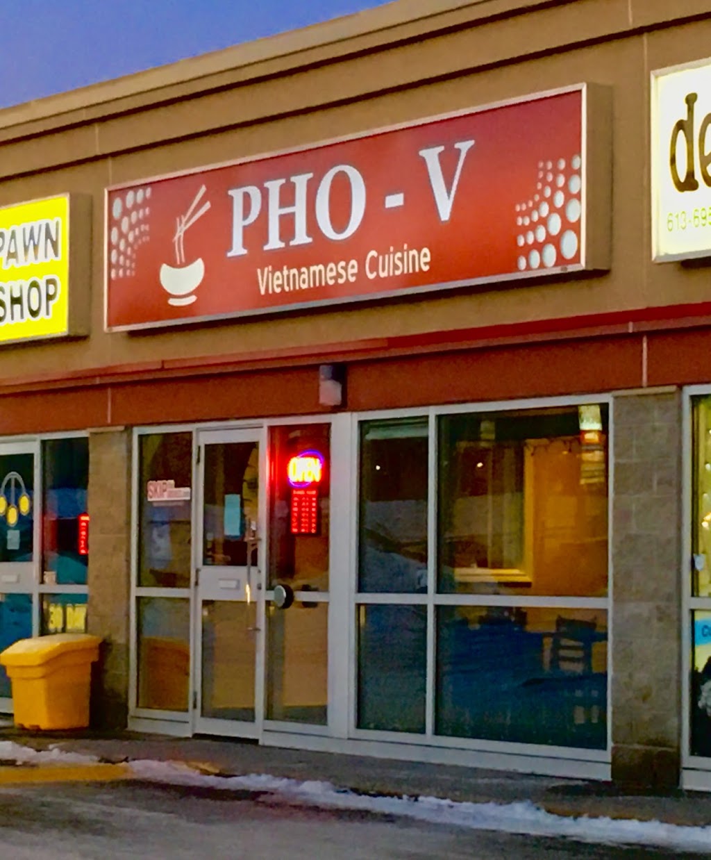 Pho V Noodle House | 2181 Ogilvie Rd, Gloucester, ON K1J 8Y7, Canada | Phone: (613) 745-5888