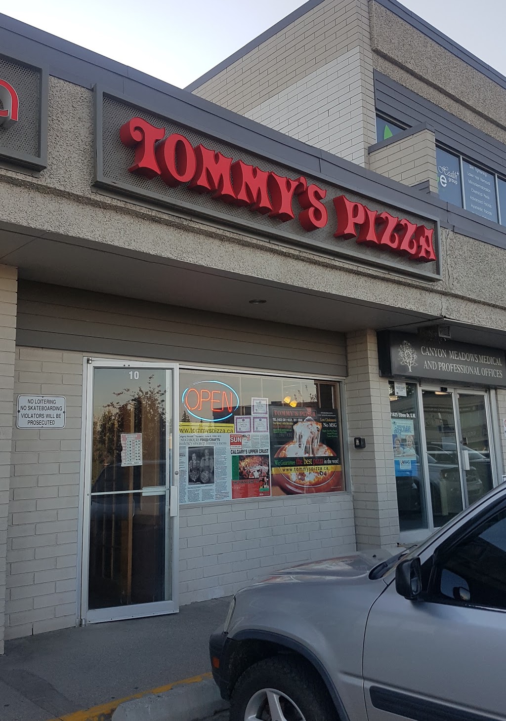 Tommys Pizza | 11625 Elbow Dr SW, Calgary, AB T2W 1G8, Canada | Phone: (403) 281-2868