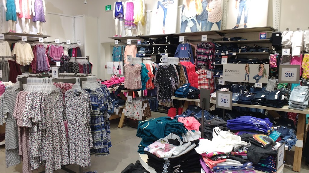 Old Navy Outlet | 555 Sterling Lyon Pkwy Anchor D, Winnipeg, MB R3P 2T3, Canada | Phone: (204) 453-3440